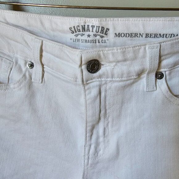 EUC SIGNATURE LEVI'S STRAUSS & CO. MODERN BERMUDA SHORTS SIZE 4 / SMALL - Picture 7 of 14